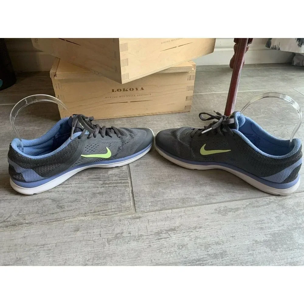 NIKE in-Season TR 5 Women US 7.5 Gray Running Shoes Lightweight Sneakers